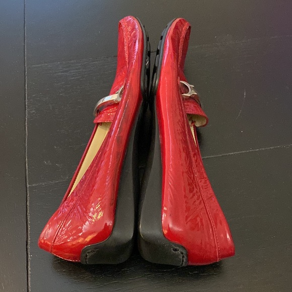 Stuart Weitzman Red Patent Loafers. Made in Spain. Size 8.5 Narrow - Picture 10 of 16